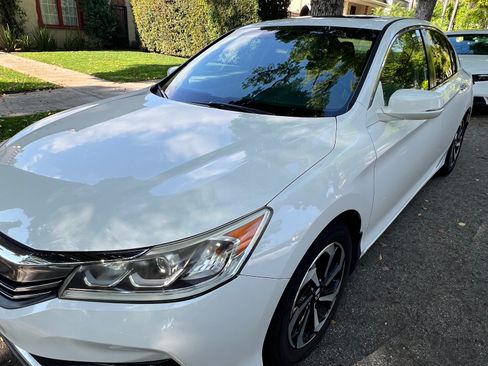 Used 2016 Honda Accord EX image 9