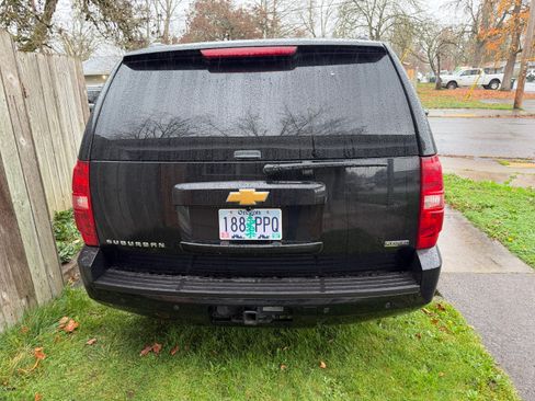 Used 2012 Chevrolet Suburban LT image 6
