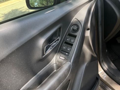 Used 2021 Chevrolet Trax LS FWD image 9