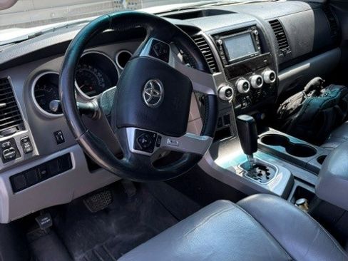 Used 2016 Toyota Sequoia SR5 w/ Premium Package AWD/4WD image 8