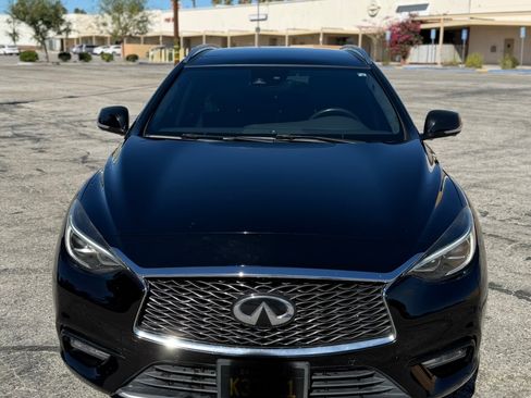 Used 2018 INFINITI QX30 w/ Navigation Package image 8