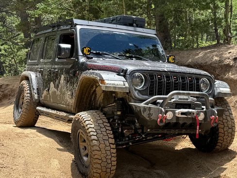 Used 2024 Jeep Wrangler Unlimited Rubicon w/ Safety Group image 4