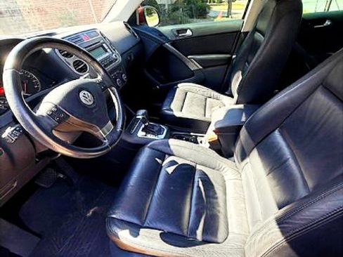 Used 2009 Volkswagen Tiguan SEL image 8