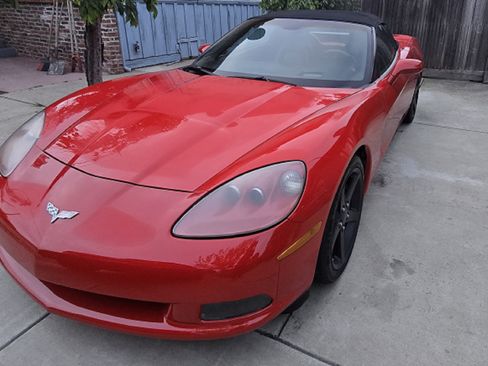 Used 2006 Chevrolet Corvette Convertible w/ Preferred Equipment Group RWD image 29