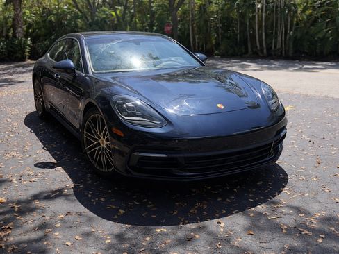 Used 2020 Porsche Panamera image 2