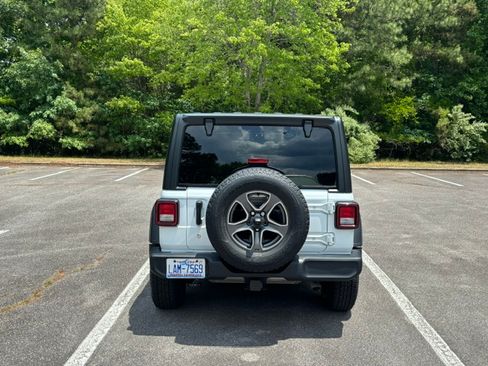 Used 2019 Jeep Wrangler Unlimited Sport S AWD/4WD image 5