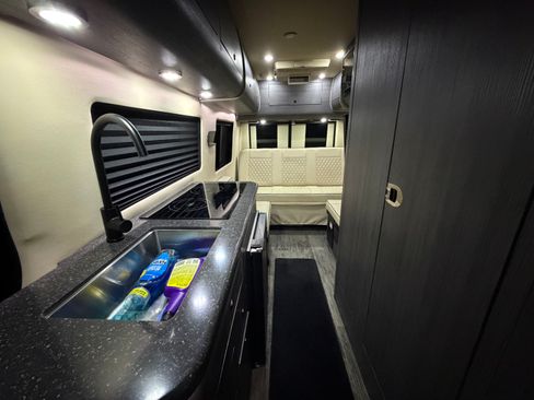 Used 2023 Mercedes-Benz Sprinter 3500 image 17