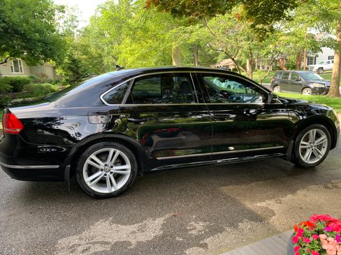 Used 2013 Volkswagen Passat 3.6 SEL Premium FWD image 10