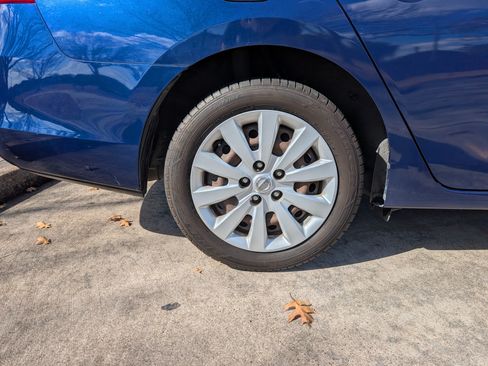 Used 2018 Nissan Sentra S image 12