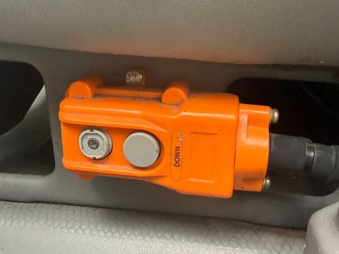 Used 2001 Chevrolet Silverado 3500 2WD Regular Cab HD image 4