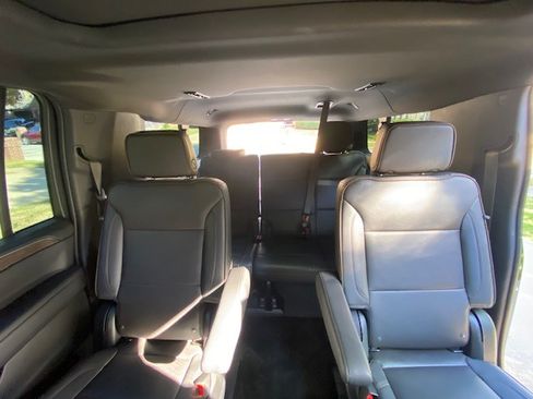 Used 2023 Chevrolet Suburban High Country w/ Premium Package 2 image 11