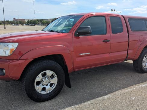 Used 2014 Toyota Tacoma 4x4 Access Cab V6 w/ TRD Off-Road Package image 1