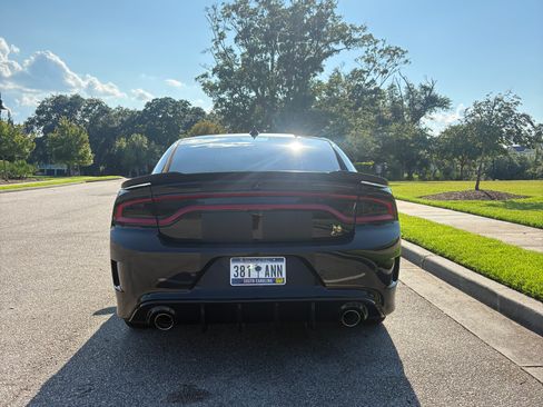 Used 2019 Dodge Charger Scat Pack w/ Technology Group RWD image 6