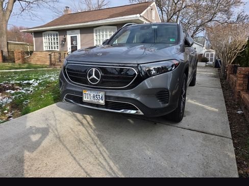 Used 2022 Mercedes-Benz EQB 300 EQB 300 4MATIC Sport Utility 4 image 1