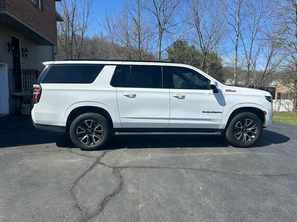 Used 2022 Chevrolet Suburban Z71 AWD/4WD image 1