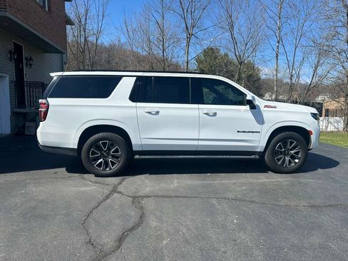 Used 2022 Chevrolet Suburban Z71 AWD/4WD image 1