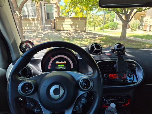 Used 2018 smart fortwo electric drive RWD image 6