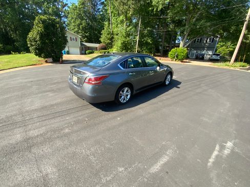 Used 2014 Nissan Altima 2.5 SV FWD image 5