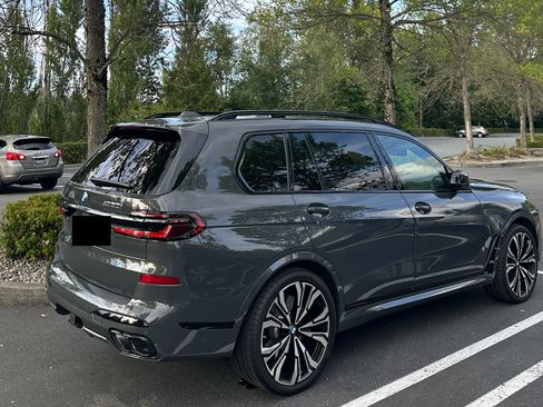 Used 2024 BMW X7 M60i w/ Executive Package image 4