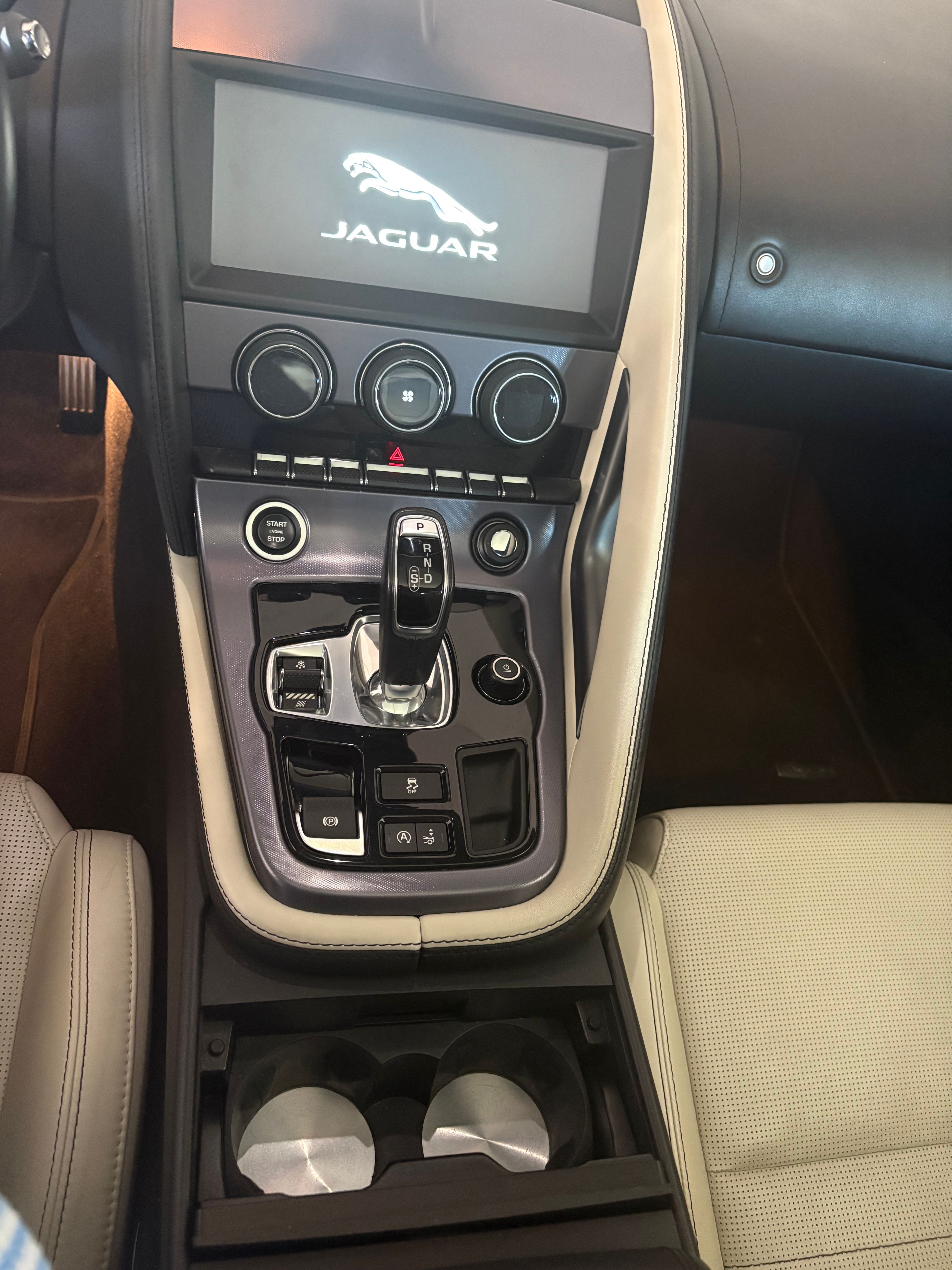 Used 2019 Jaguar F-TYPE Coupe RWD image 11