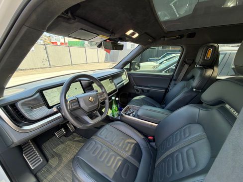 Used 2022 Rivian R1T Adventure AWD/4WD image 2