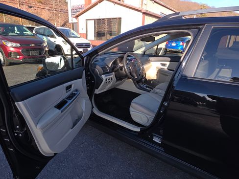 Used 2015 Subaru Crosstrek 2.0i Premium image 8