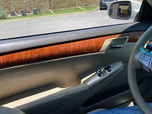 Used 2008 Toyota Solara SLE image 11