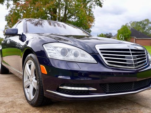 Used 2010 Mercedes-Benz S 550 4MATIC image 6