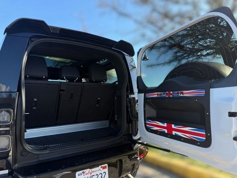 Used 2022 Land Rover Defender 90 image 25