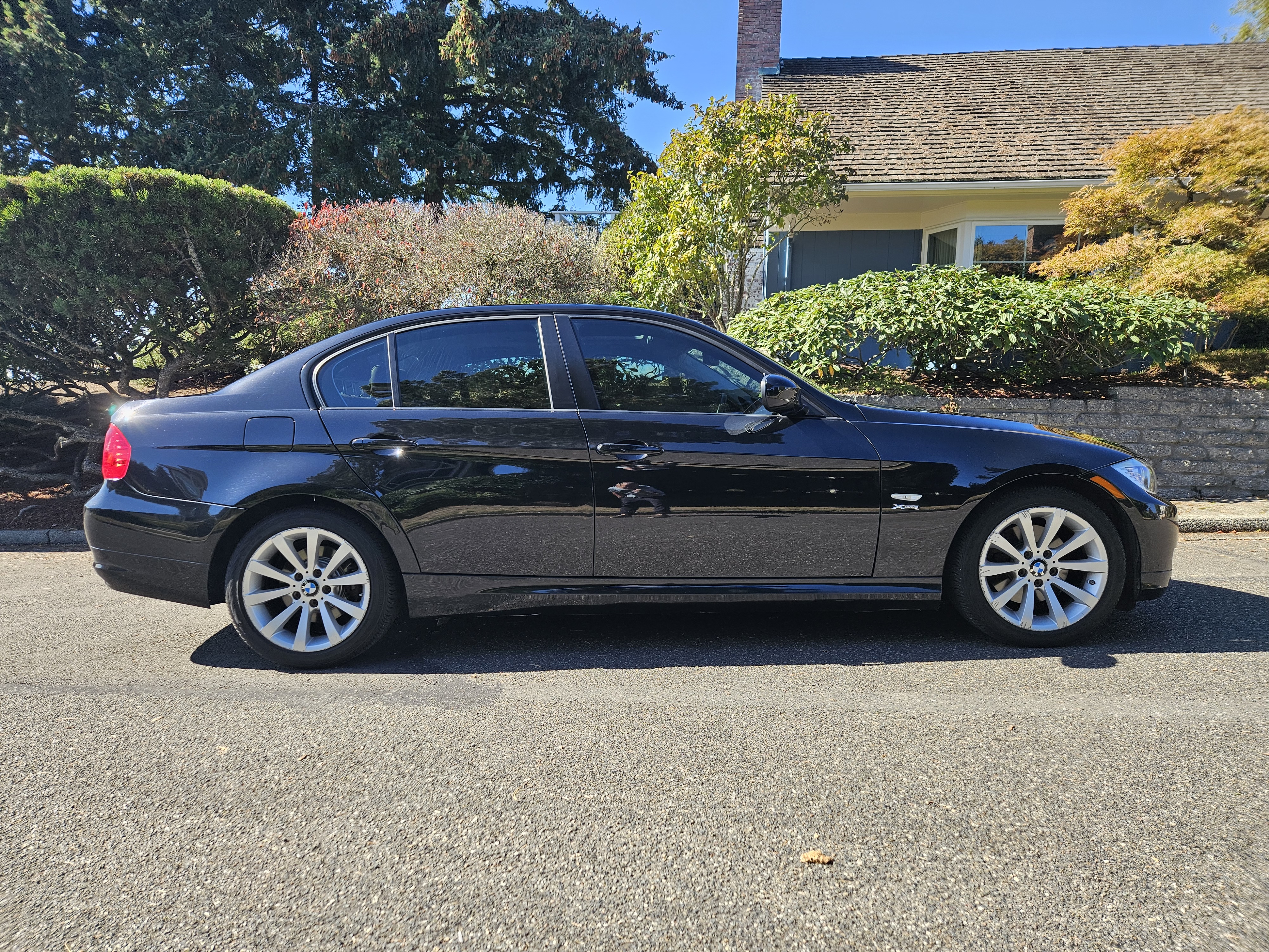 Used 2009 BMW 328i xDrive Sedan AWD/4WD image 9
