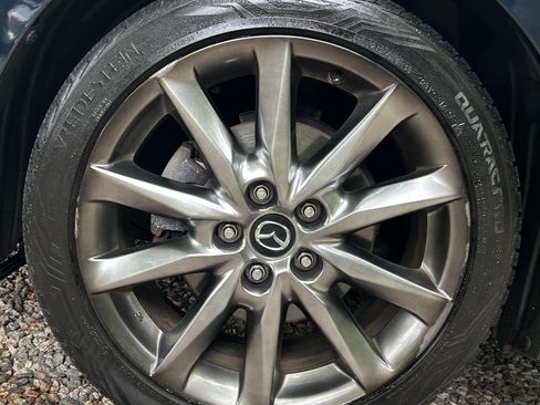 Used 2018 MAZDA MAZDA3 Grand Touring w/ Premium Equipment Package FWD image 10