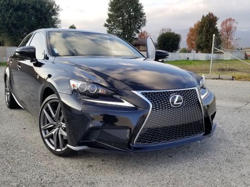 Used 2015 Lexus IS 250 w/ F-Sport Package RWD image 4