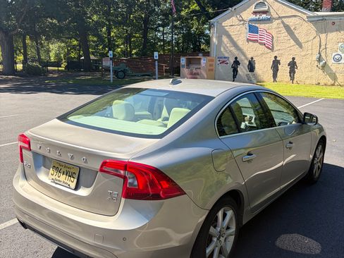 Used 2016 Volvo S60 T5 Premier AWD/4WD image 6