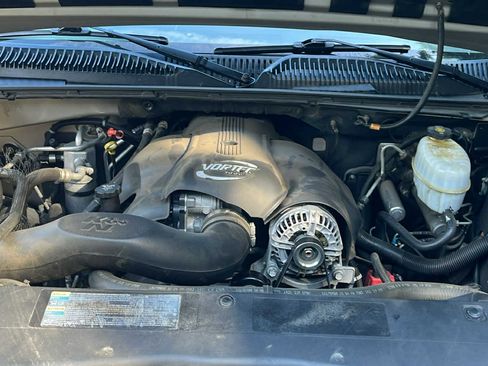 Used 2005 Cadillac Escalade AWD image 4