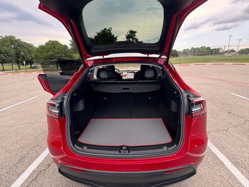 Used 2022 Tesla Model Y Performance AWD/4WD image 26