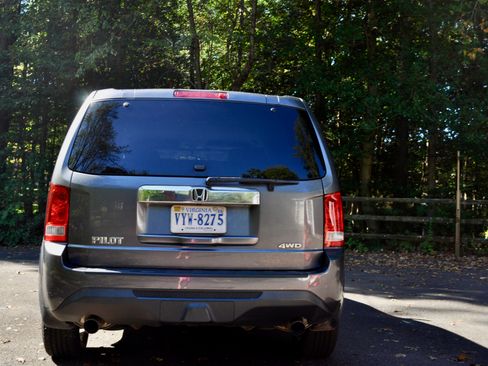 Used 2015 Honda Pilot EX image 2