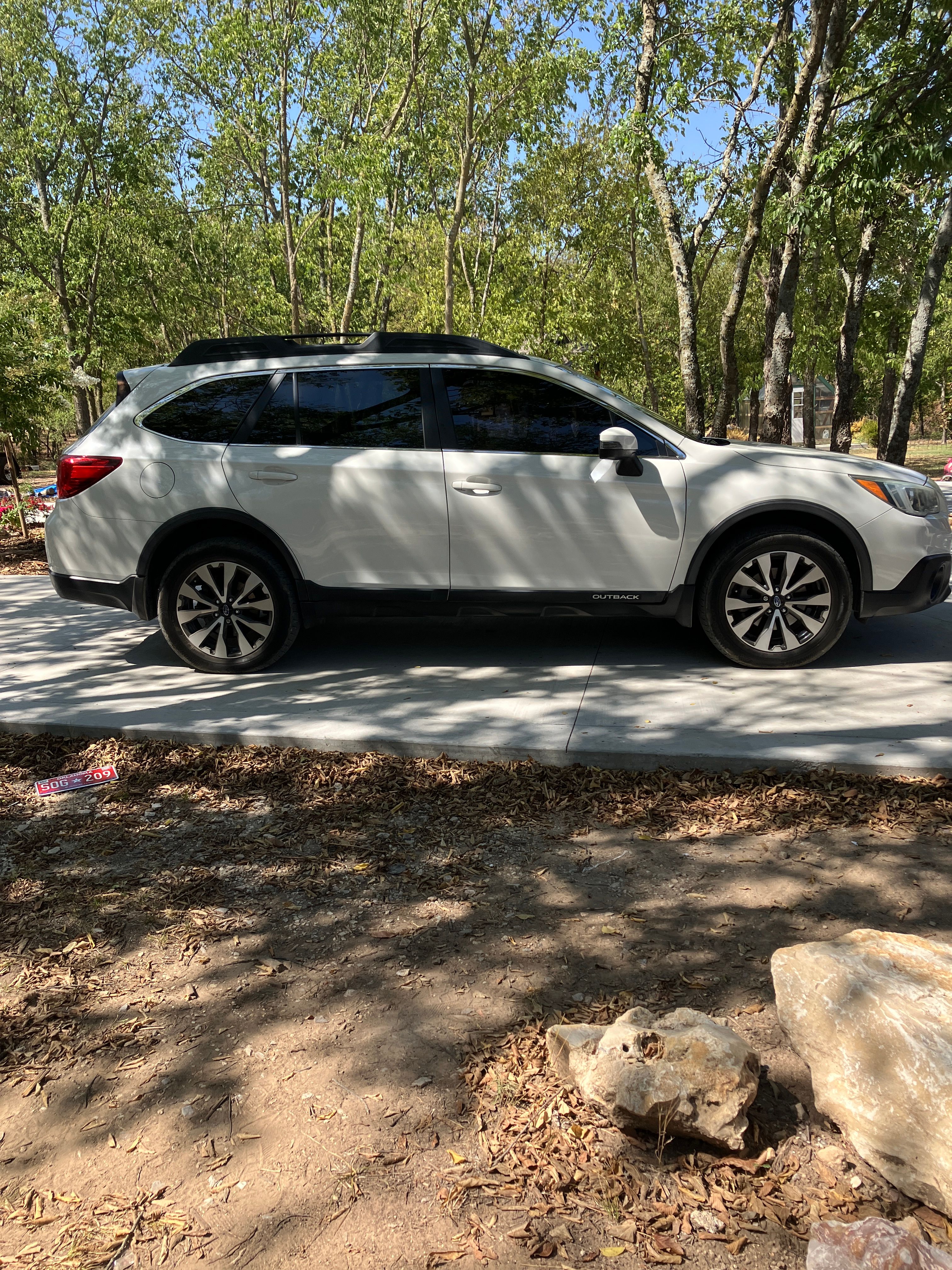 Used 2015 Subaru Outback 2.5i Limited AWD/4WD image 4