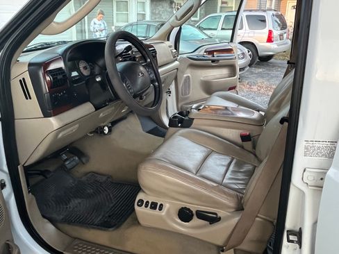 Used 2006 Ford F350 Lariat image 16