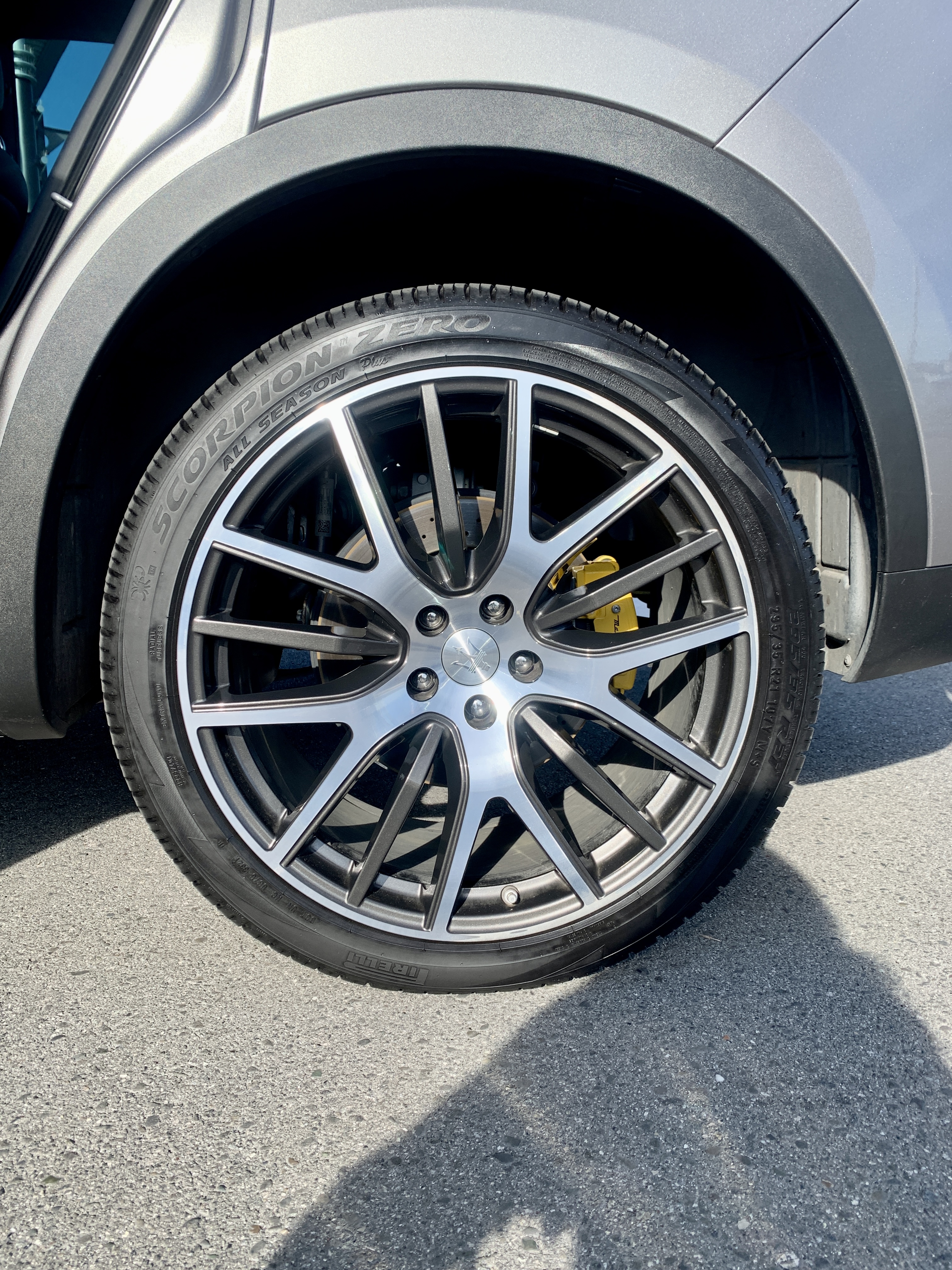 Used 2017 Maserati Levante S AWD/4WD image 4