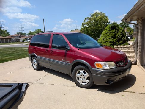 Used 2004 Pontiac Montana w/ Climate Package image 2