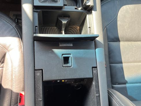 Used 2013 Ford Taurus SEL image 9