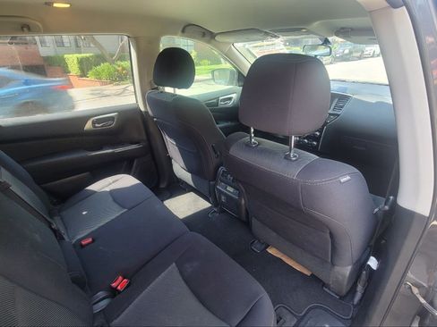 Used 2018 Nissan Pathfinder S FWD image 13