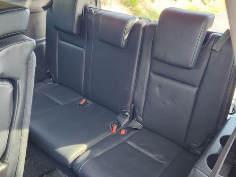 Used 2019 Toyota Highlander XLE image 10