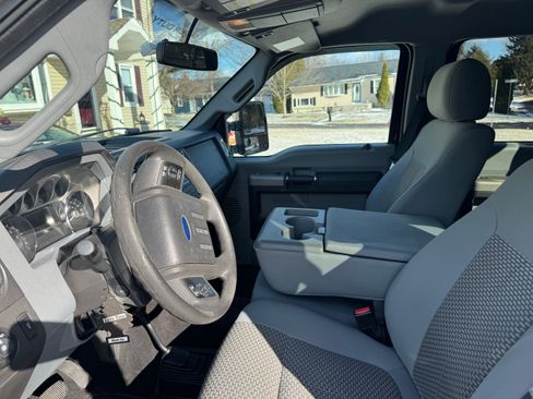 Used 2016 Ford F250 XLT w/ XLT Premium Package image 8