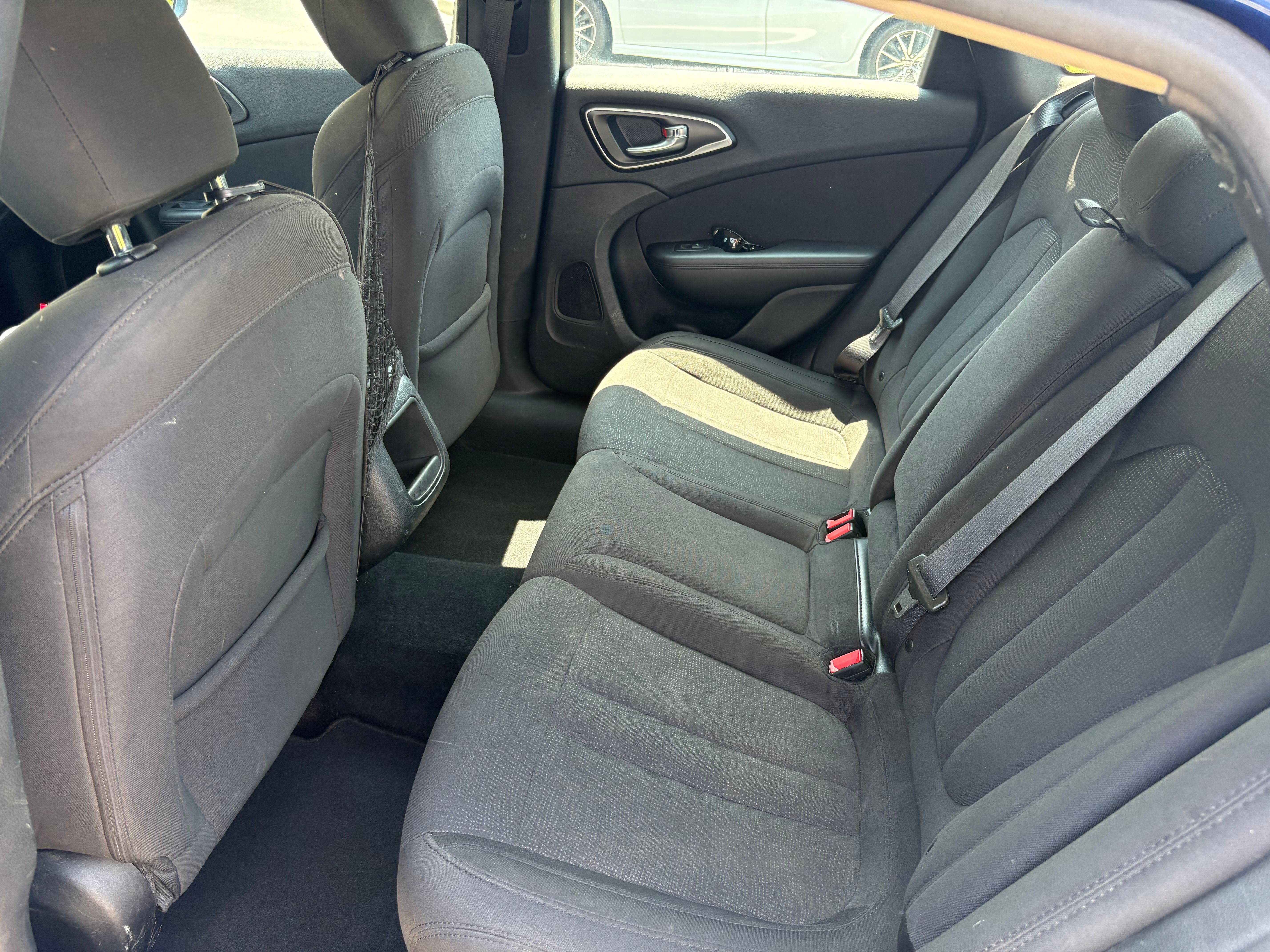 Used 2016 Chrysler 200 Limited FWD image 6