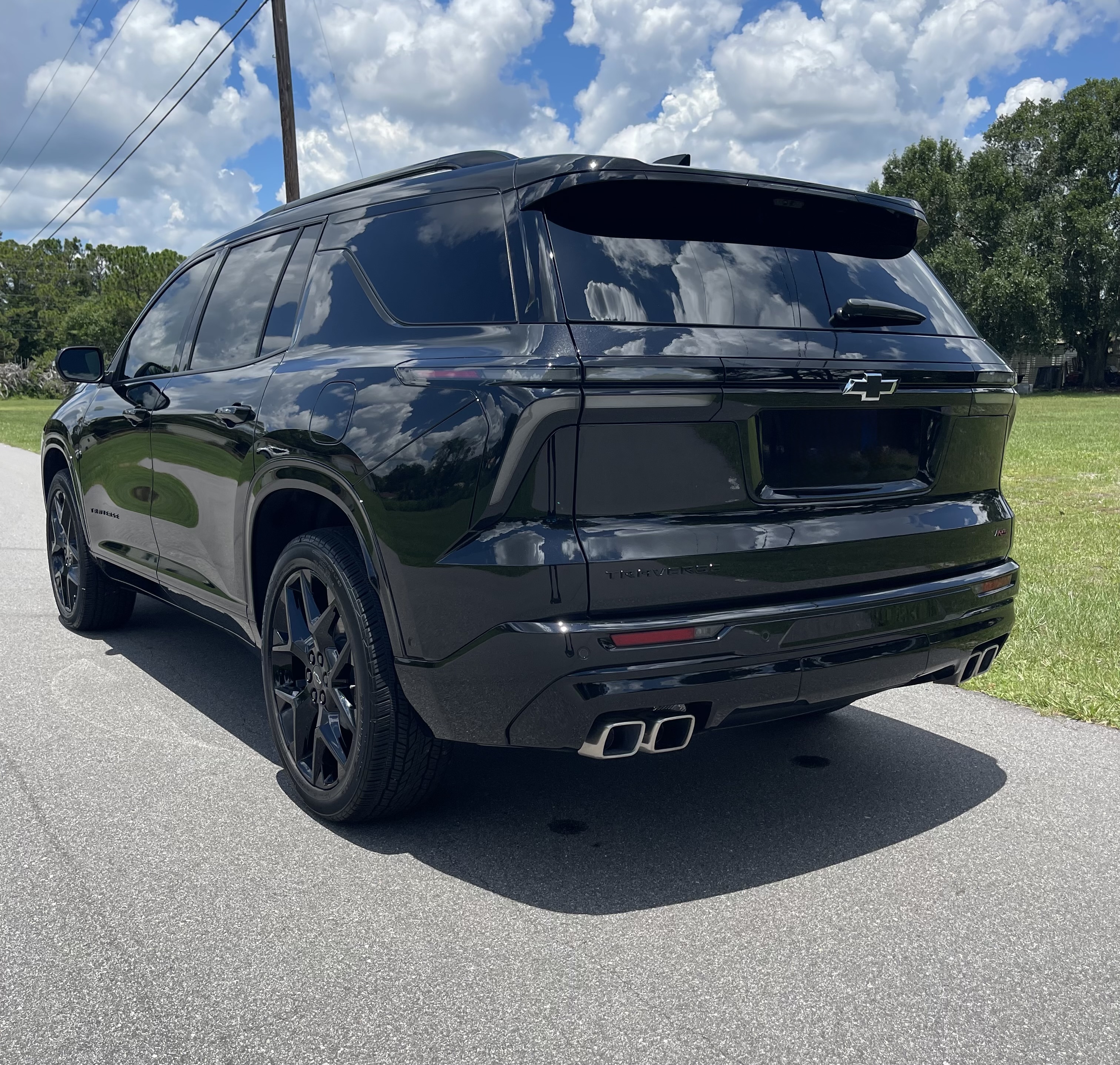 Used 2026 Chevrolet Traverse RS FWD image 4