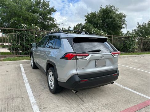 Used 2019 Toyota RAV4 XLE w/ Convenience Package image 10