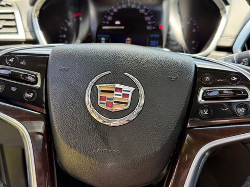 Used 2016 Cadillac SRX Luxury FWD image 5