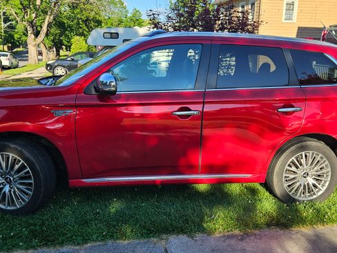 Used 2021 Mitsubishi Outlander GT AWD/4WD image 1