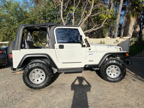Used 1998 Jeep Wrangler Sport image 1
